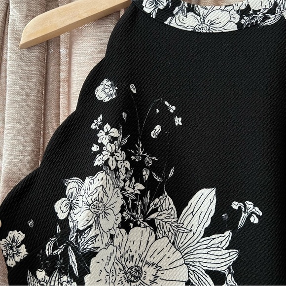 Aqua Black and White Floral Print High Neck Scallop Trim Fit & Flare Dress Large - Picture 8 of 14